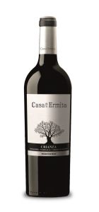 Eine Flasche Casa de la Ermita Crianza 2020